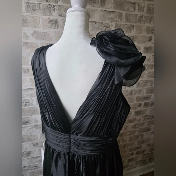 NWT Mac Duggal Plunging Ruffled Rosette A-Line Cocktail Dress Size 16 - Picture 9 of 15